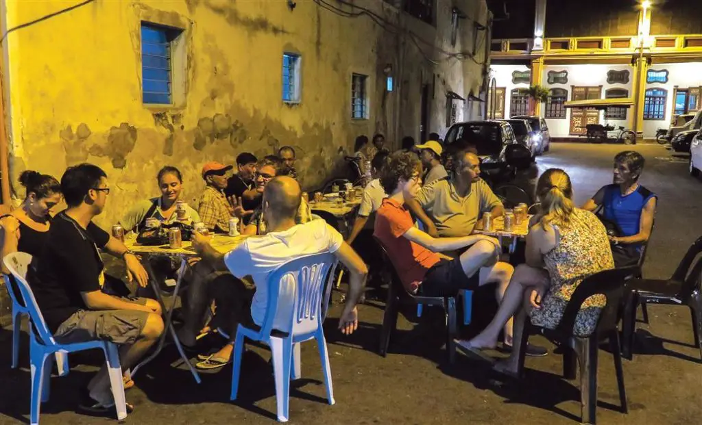 anatarabangsa_georgetown_penang_backpacker_bar