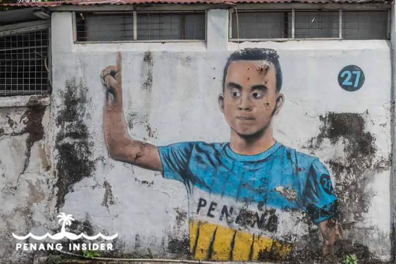 penang_street_art_lorong_kulit_soccer_player