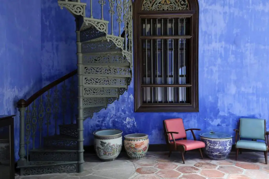 Traditional Chinese Malaysian chair and vases at Indigo, one of the best restaurants in Penang