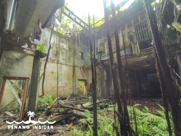 Dilapidated insides of Heah Swee Lee’s Ancestral Mansion