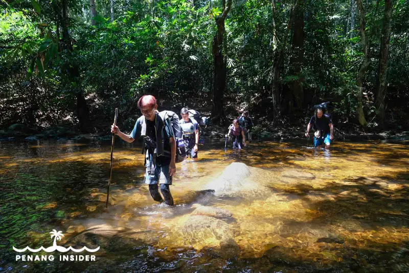 Gunung Tahan fording the Tahan River